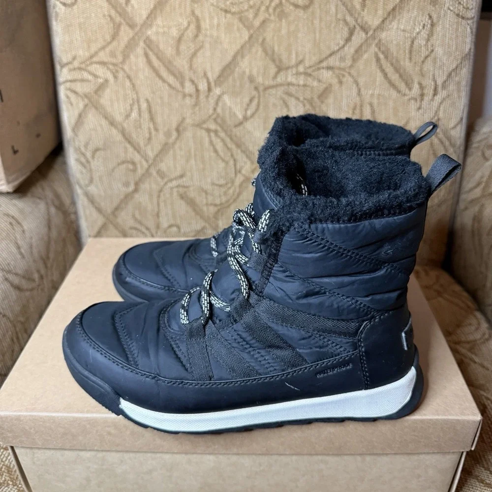 Sorel Womens Whitney II Short Lace‎ Waterproof Boot Black Size 7.5